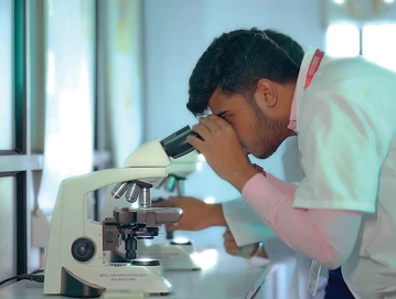 bwu-students-biotech