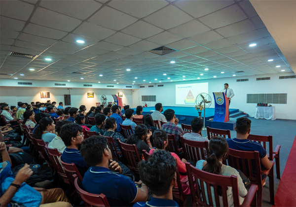 Career Management for bachelor's in Optometry students