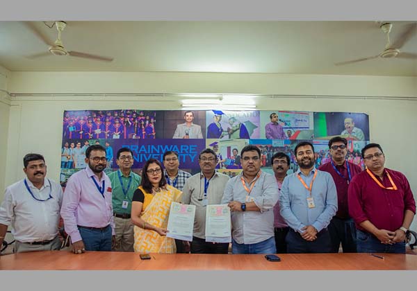 Image 303 - MoU signing with EDP Software